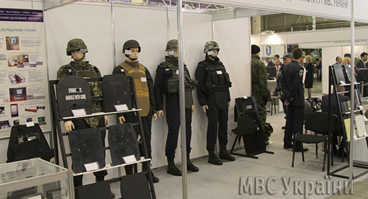 В Киеве открылась крупнейшая в Украине выставка вооружения (фото)