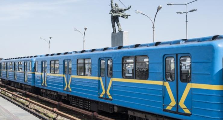 В киевском метро начали закрывать кассы продажи жетонов