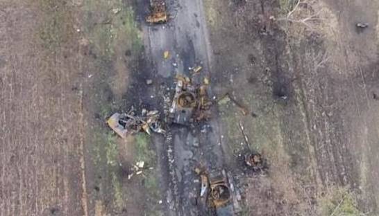 С высоты птичьего полета: колонна разбитой техники под Новоазовском