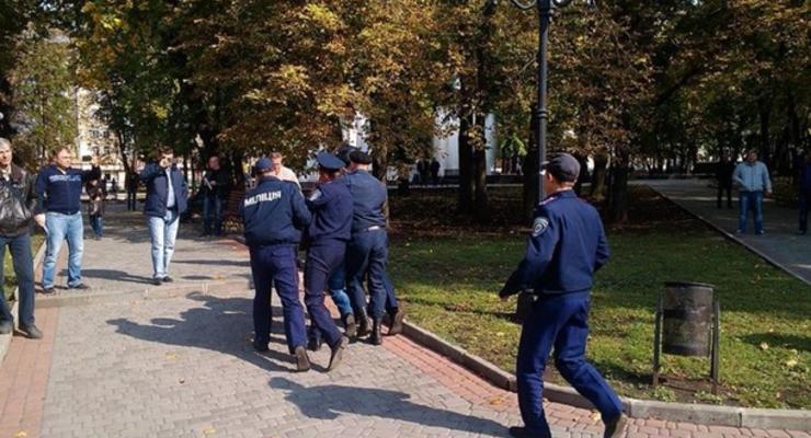 После разгона митинга в Харькове на улицы выведут бронетехнику