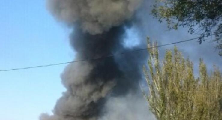 В Донецке под обстрел попала фабрика, повреждены жилые дома