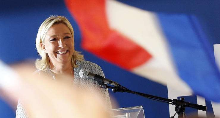В сенат Франции впервые попали ультраправые