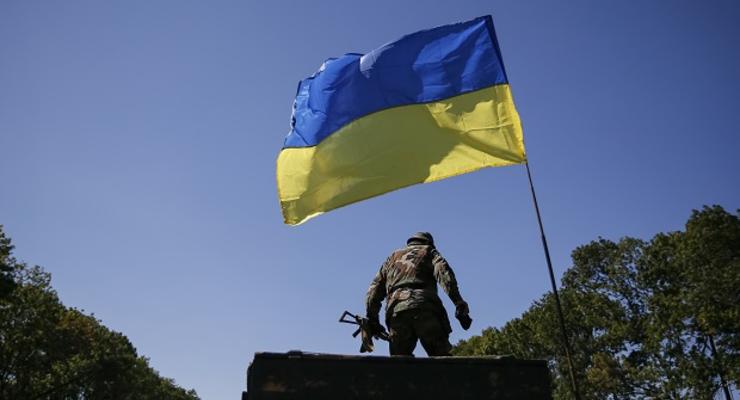 Силовики заявляют, что отбили танковые атаки на аэропорт Донецка