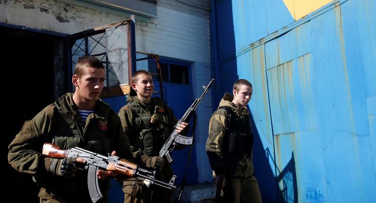 В Донецке боевики учат стрелять детей: фото тренировочного лагеря