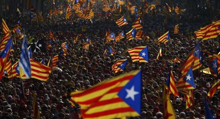 В Испании приостановлено действие указа о референдуме Каталонии