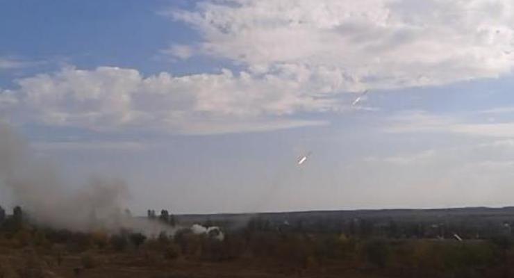 На окраине Донецка стреляют из "Градов" - соцсети