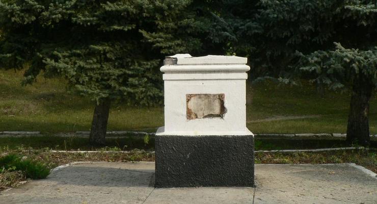 На Харьковщине повредили еще один памятник Ленину