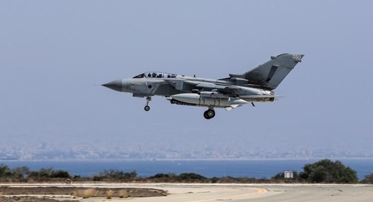 Великобритания присоединилась к авиаударам по исламистам в Ираке