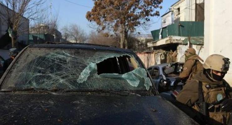 Теракты в Кабуле: смертники подорвали два автобуса с военнослужащими