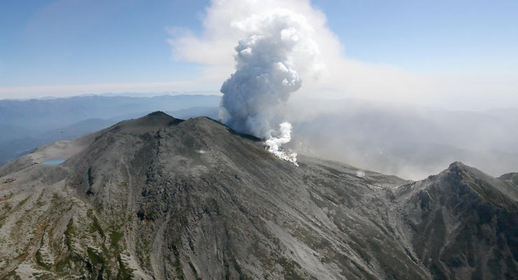 Более 20 человек стали жертвами извержения вулкана Онтакэ