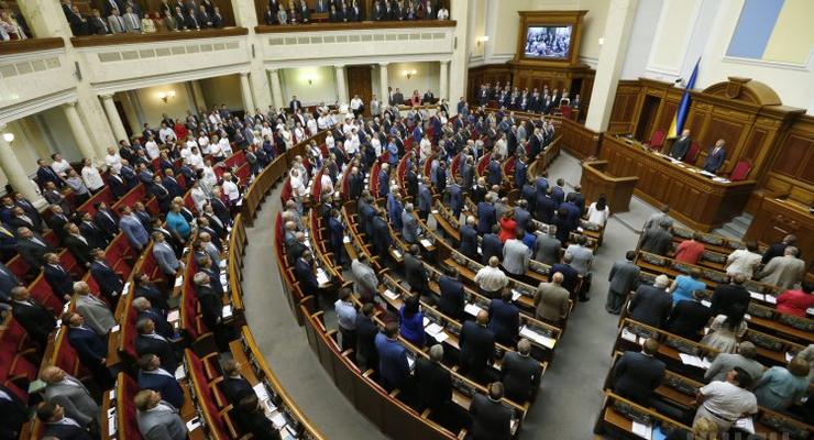 Люстрация выборами: более 300 нынешних депутатов хотят пройти в новую Раду