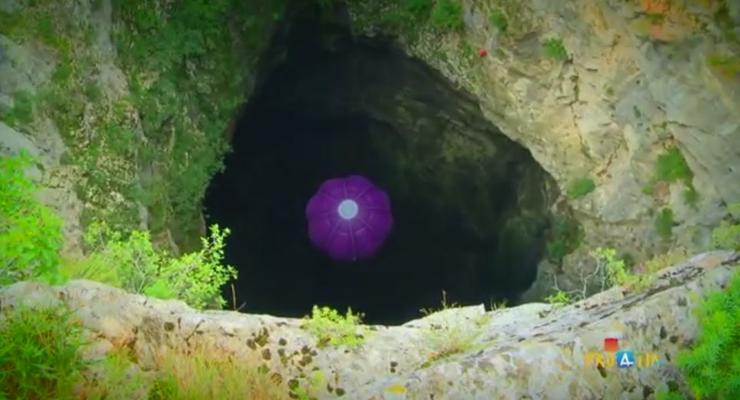 Видео дня: разведчики «Азова» и экстремал на воздушном шаре