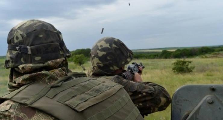 Жизнь в Стрелковом: что происходит в 30 метрах от российских войск  (видео)