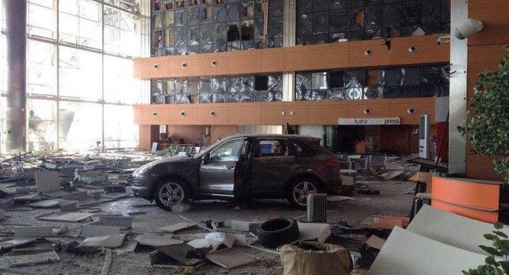 Семенченко: Донецкий аэропорт - символ борьбы, но он имеет цену
