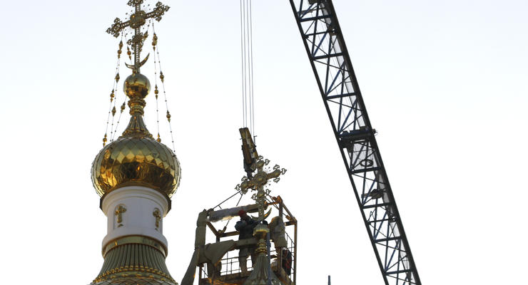 Донские казаки захватили собор Киевского патриархата в Луганске