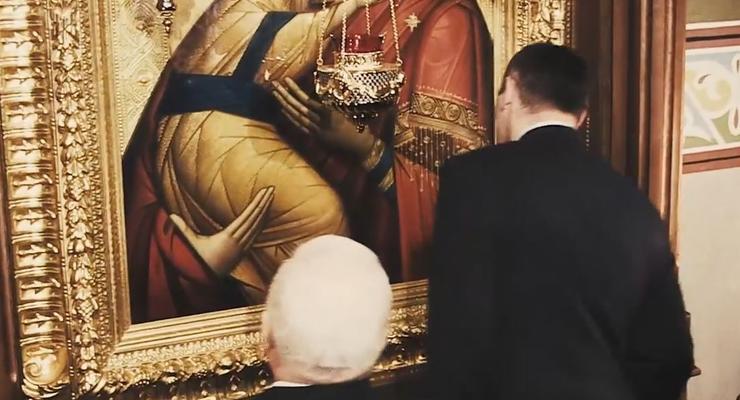 Кличко ударился головой об икону в Михайловском соборе (видео)