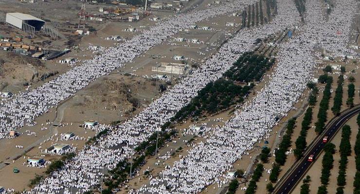 Во время хаджа в Саудовской Аравии умерли более 130 паломников