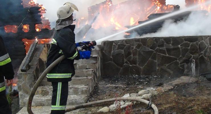 В Буковеле сгорел гостиничный комплекс