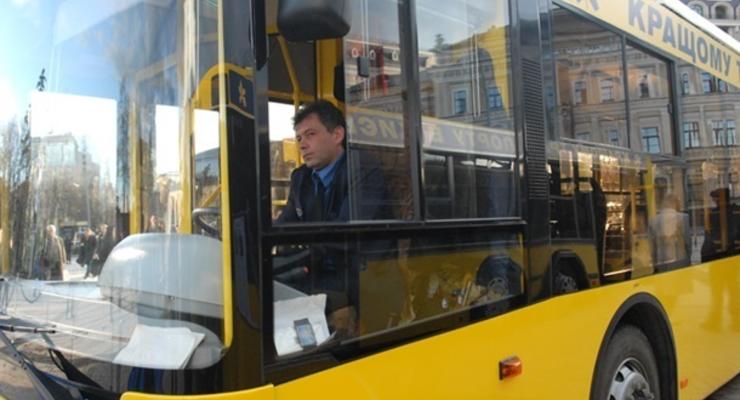 В Киеве снова начнут ездить автобусы между Подолом и Дарницей