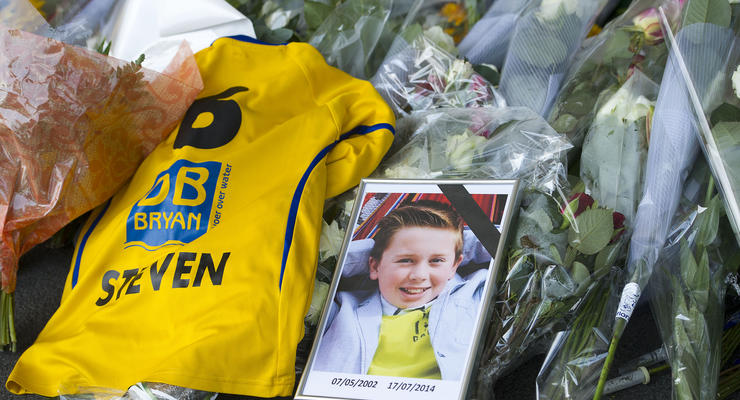 Крушение Боинга на Донбассе: семьи погибших будут судиться с Нидерландами