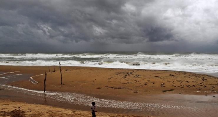 На восток Индии обрушился циклон: есть погибшие – СМИ