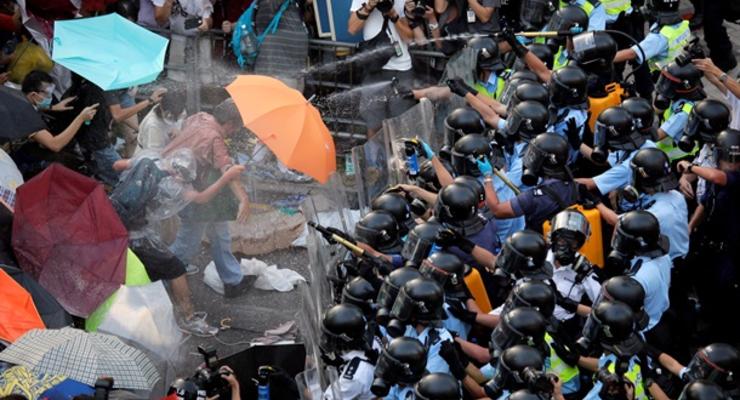 Глава Гонконга: протестующие не изменят позицию Пекина