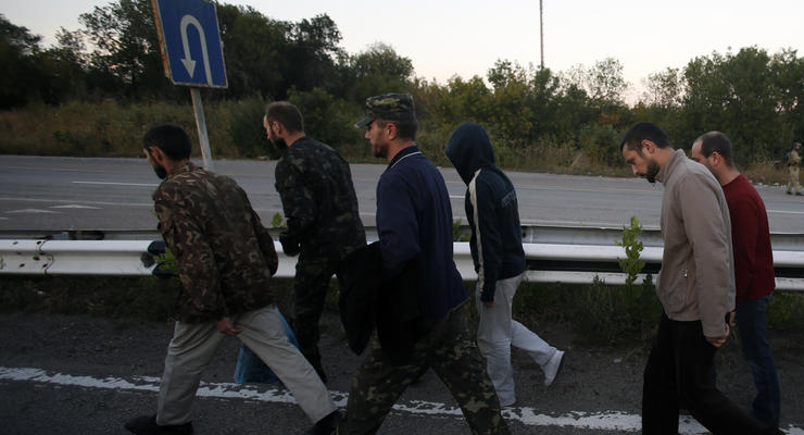 Из плена освобождены еще 18 украинских военных - Порошенко