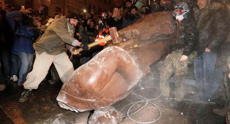 Полтавский губернатор велел снести все памятники Ленину в области