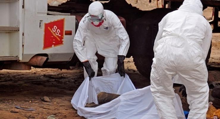 В африканском городе труп жертвы Эболы два дня пролежал посреди улицы