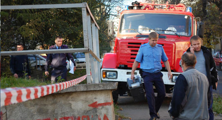 Львовянин нашел возле своей квартиры растяжку с гранатой