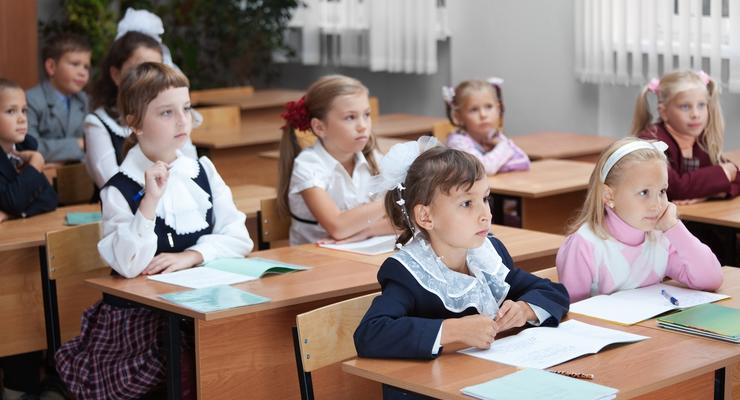 Осенние каникулы в школах Киева продлили на неделю