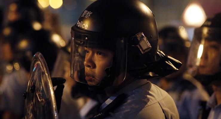 В Гонконге возобновились уличные бои