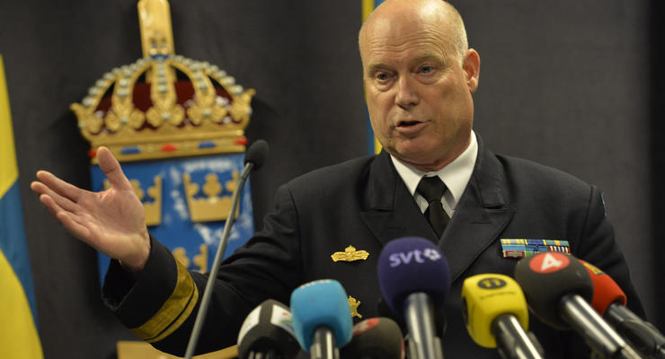 Швеция продлила операцию по поиску иностранной субмарины