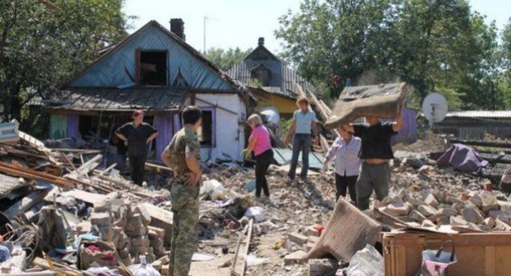 Родной город Януковича: как выживает разбомбленный Енакиево (фото)