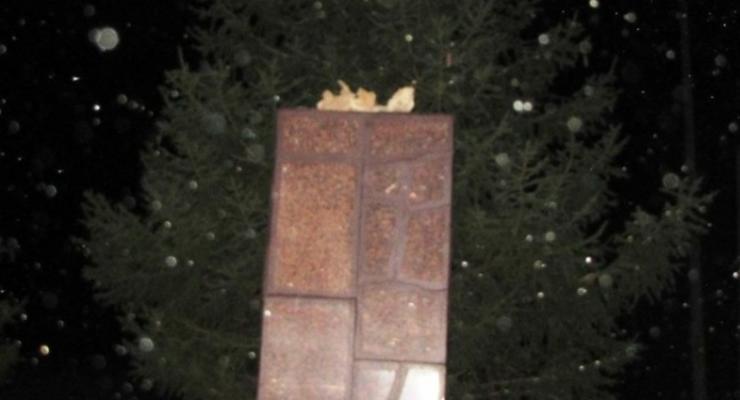 На Луганщине снесли еще два памятника Ленину - ВО Свобода