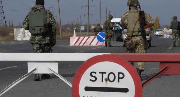 Пограничники обустраивают полосу безопасности на Донбассе