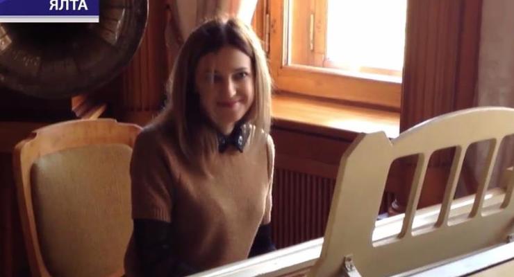 "Прокурор-няша" Поклонская сыграла на рояле в Ливадийском дворце