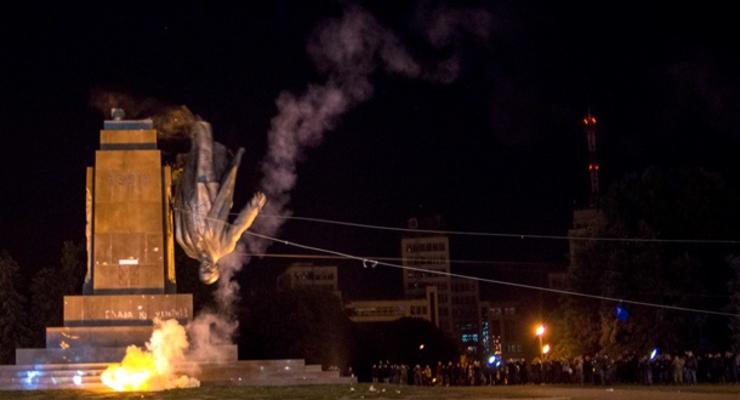 Суд признал законным снос памятника Ленину в Харькове