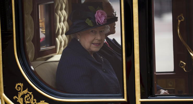 Королева Великобритании начала вести Twitter