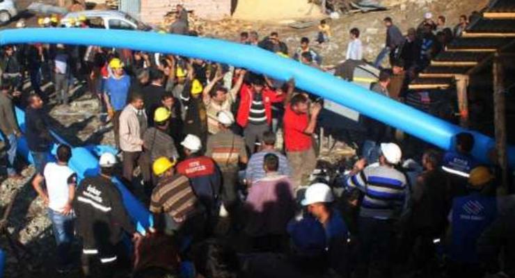 Авария на шахте в Турции: 18 шахтеров под землей