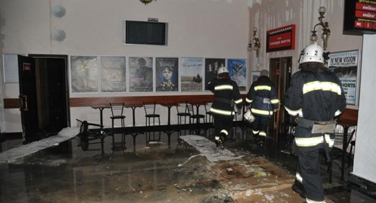 Причины пожара в кинотеатре Жовтень объявят 4 ноября