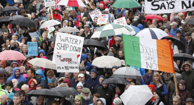 Ирландцы протестуют против платы за водопроводную воду