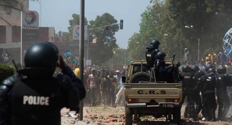 Армии Буркина-Фасо дали две недели, чтобы сдать власть