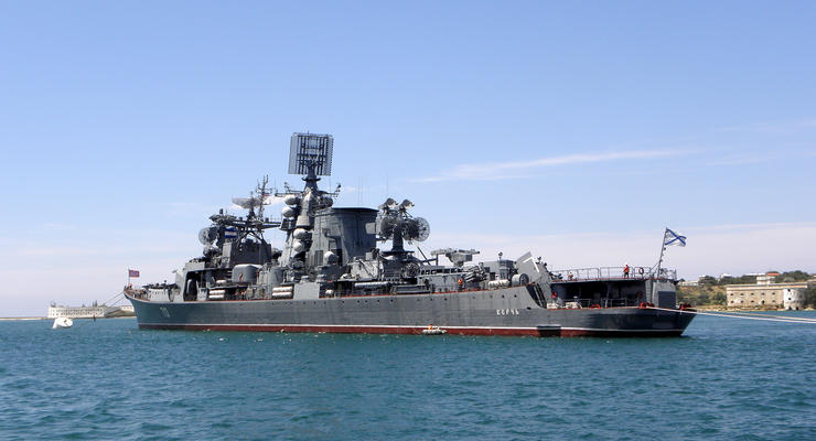 В Крыму горел российский корабль "Керчь"