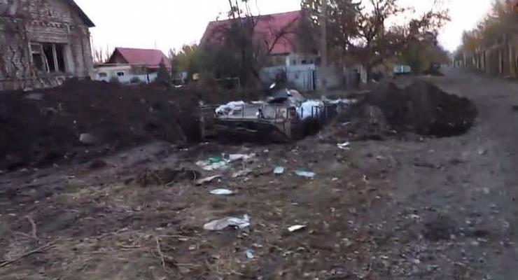 Поселок Пески под Донецком: разрушенные дома и пустые улицы