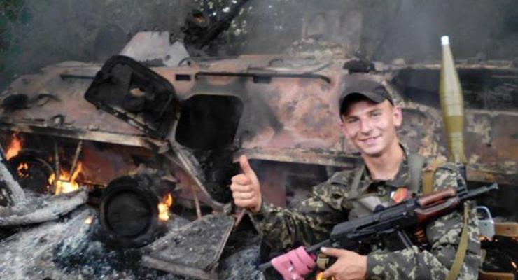Уничтожен террорист, который фотографировался с убитыми солдатами (фото)