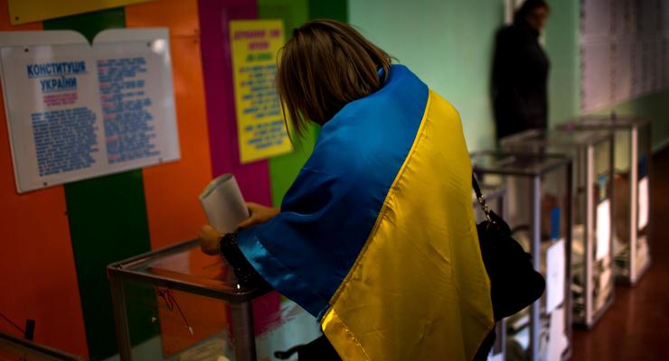 За массовый подкуп избирателей двум украинцам грозит до семи лет