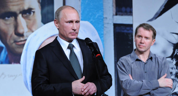 Латвийский режиссер раскритиковал речь Путина на своем спектакле: «не по-мужски»