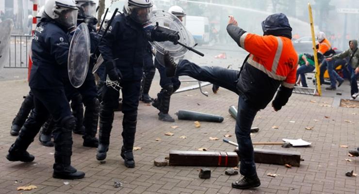 В ходе беспорядков в Бельгии пострадали более 100 полицейских