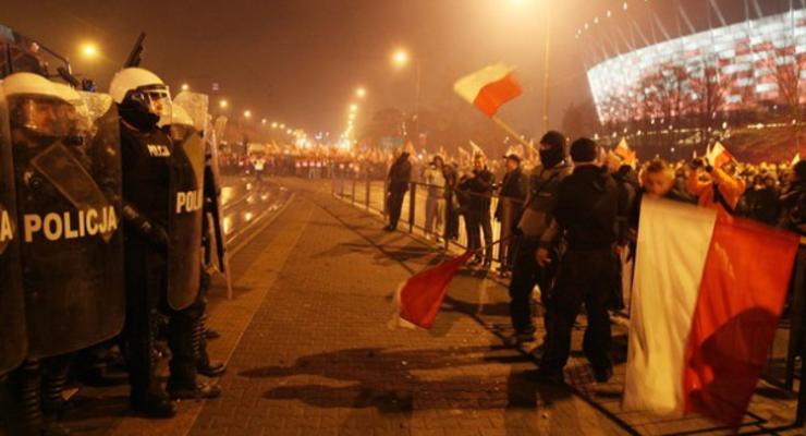 Итоги 11 ноября: Беспорядки в Польше и падение гривны и рубля